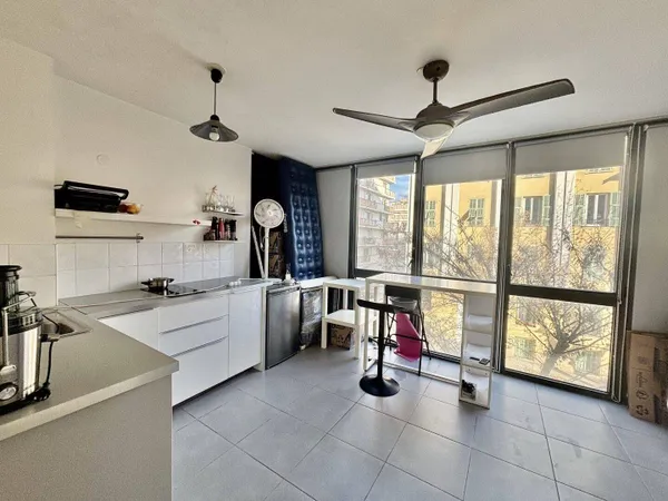 Studio 1 pièce 25 m² 