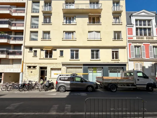 Bureaux 401 m² 