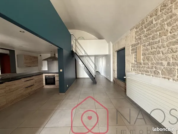 Loft/atelier/surface 6 pièces 140 m² 