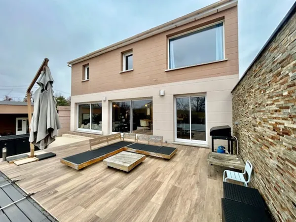 LA-VILLE-DU-BOIS - MAISON INDIVIDUELLE DE STANDING - EXCELLENT ETAT - 167 M2 HAB - JARDIN 1 200 M2 