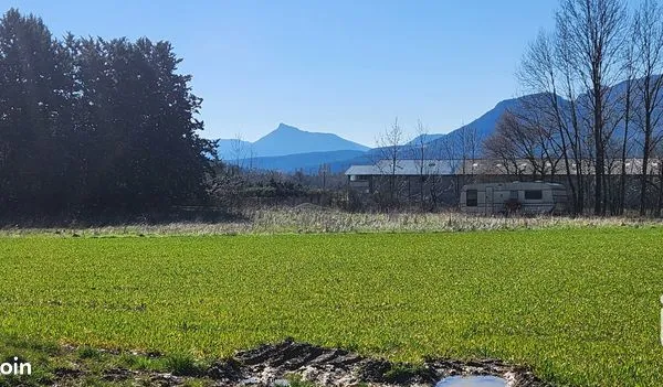 Terrain 876 m² 