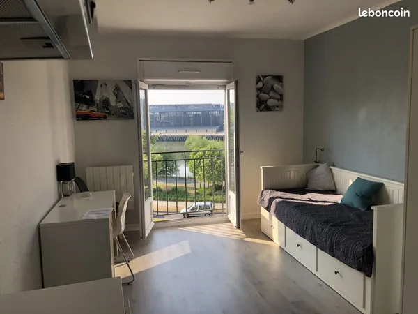 Appartement Studio meublé Quai de la Fosse 
