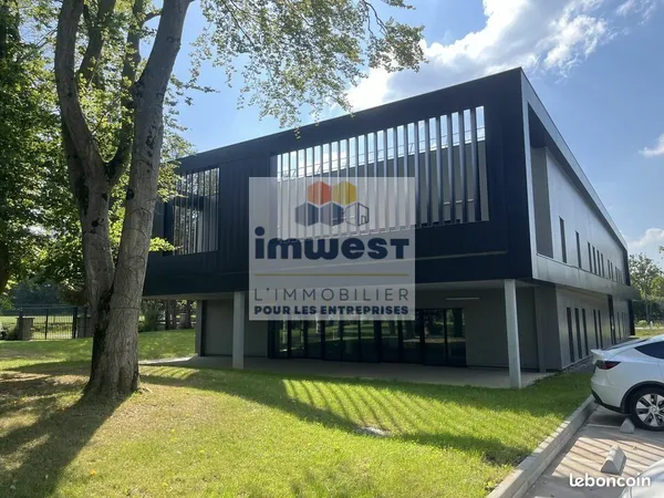 Bureaux 240 m² 