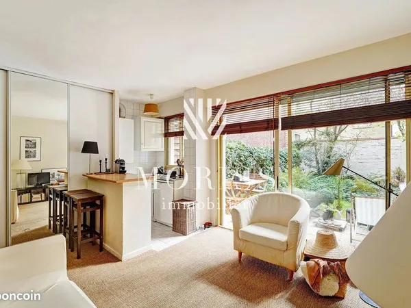 Studio 1 pièce 22 m² 
