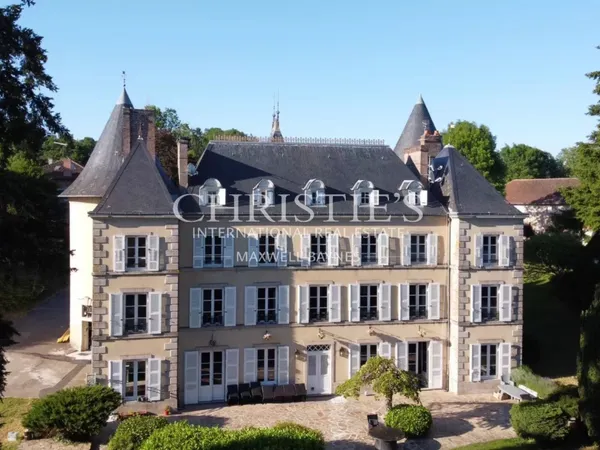 Offert par Napoléon III, ce château de campagne magnifiquement d 