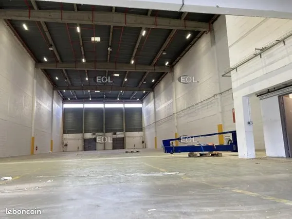 Local commercial 10389 m² 