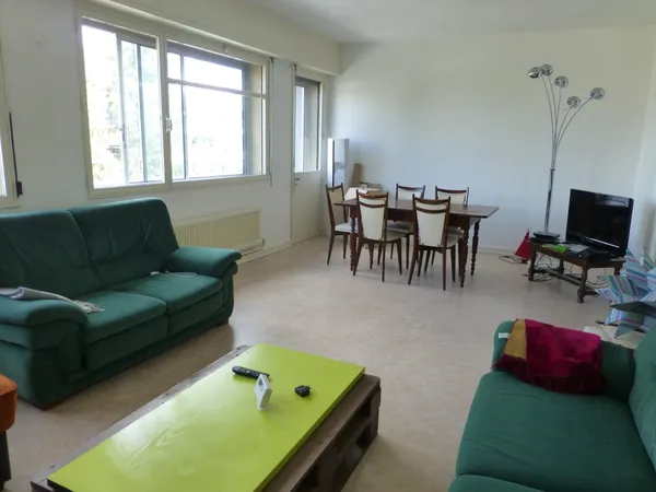 NANCY / JEANNE D'ARC : SPACIEUX APPARTEMENT T3 BIS AVEC BALC 