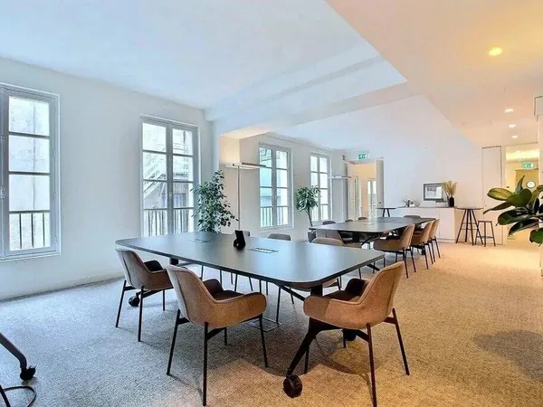 Bureaux 215 m² 