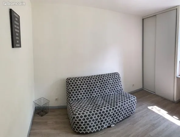 Studio 1 pièce 19 m² 