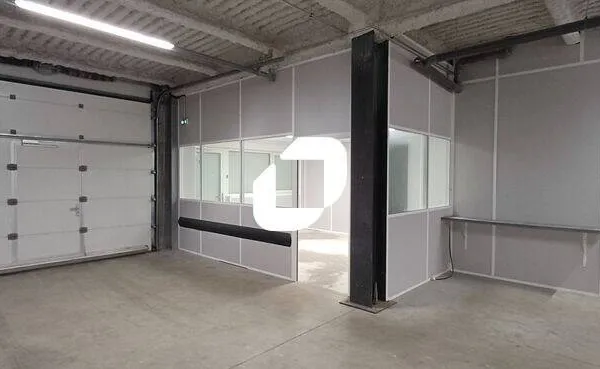 Local d'activité 170 m² 