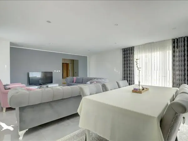 Maison 5 pièces 136 m² 