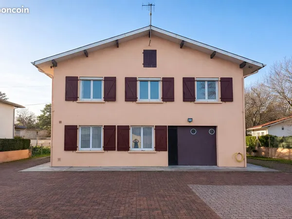 Maison 5 pièces 145 m² 