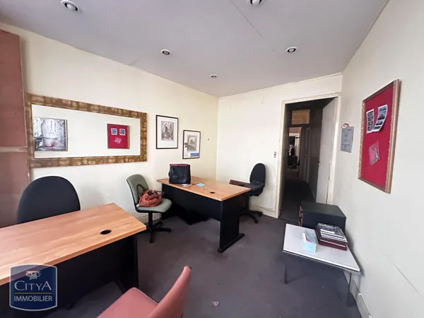 Local commercial 4 pièces 55 m² 