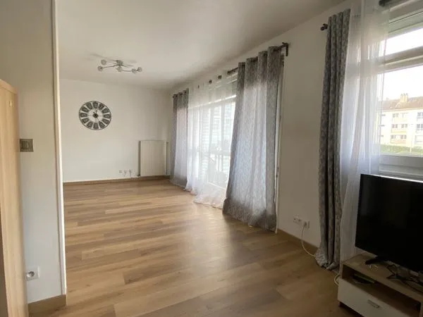 Appartement à louer Petit couronne 70m2 