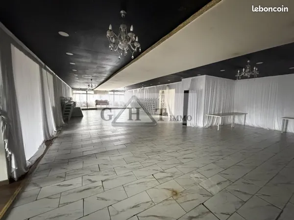 Local industriel 1 400 m² 