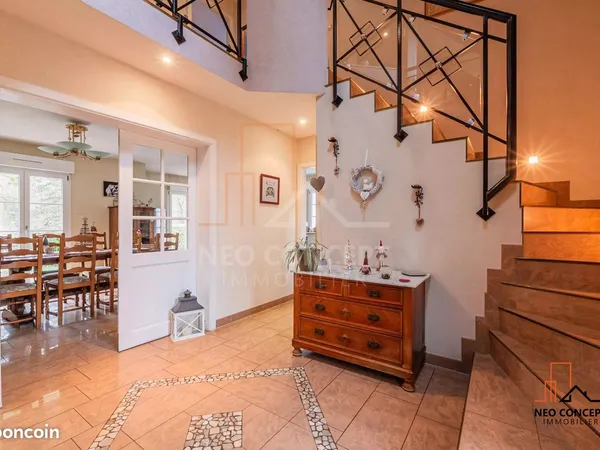 Maison 5 pièces 245 m² 