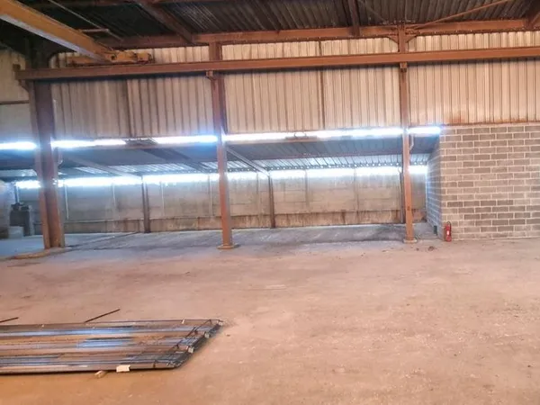 Location entrepot 300m2 
