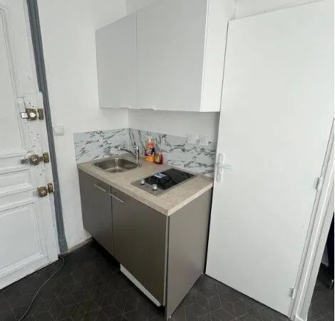 Studio 1 pièce 13 m² 