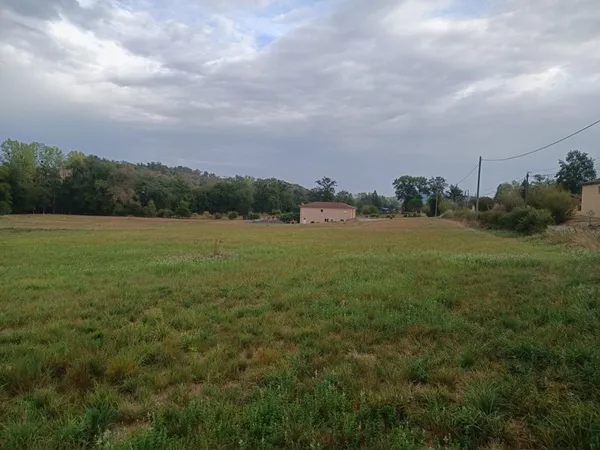Terrain 1588 m² 