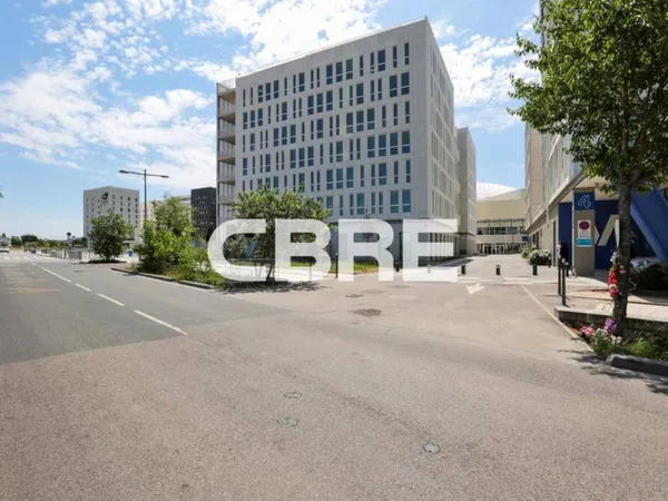 Bureaux 3251 m² 