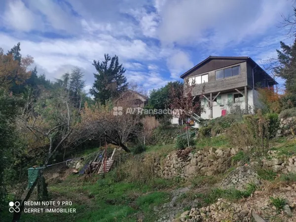 Maison avec vue et jardin
