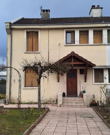 Maison familiale à vendre avec un Jardin de 500 m² 