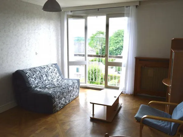 Studio 1 pièce 30 m² 