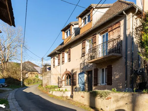 Maison de bourg de 4 pièces principales 