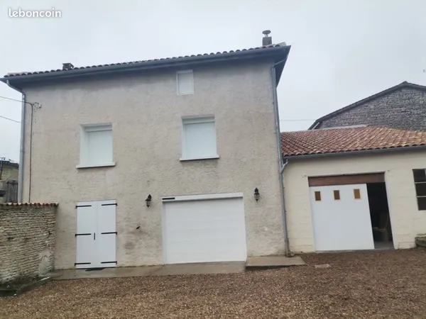 À louer - Maison rénovée 3 chambres avec dépendance et jardin clos - Proche Marcillac-Lanville 