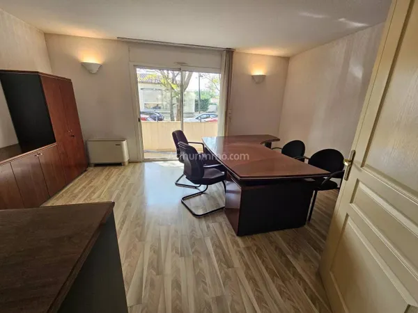 Bureaux 215 m² 