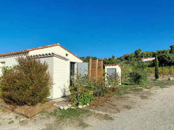 Studio MEUBLE avec 2 terrasses et 1 place de stationnement 