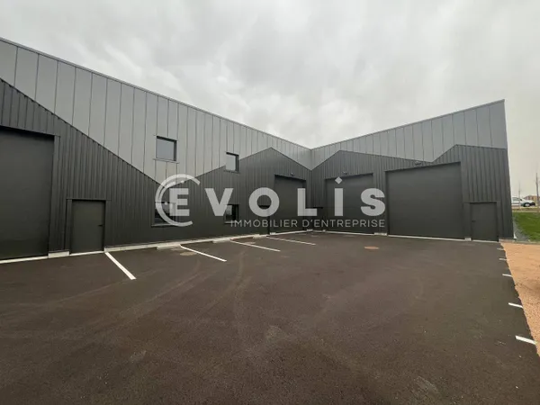 Local d'activité 165 m² 