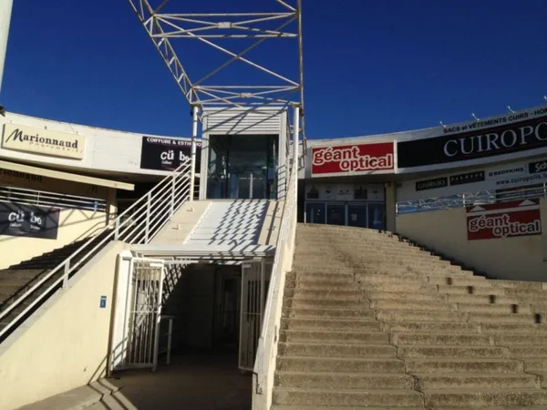 Local commercial 1155 m²