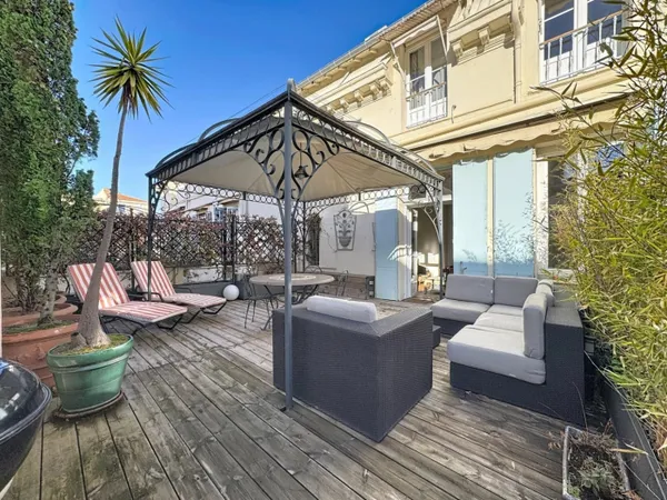 Appartement CANNES RUE HOCHE 3P TERRASSE 