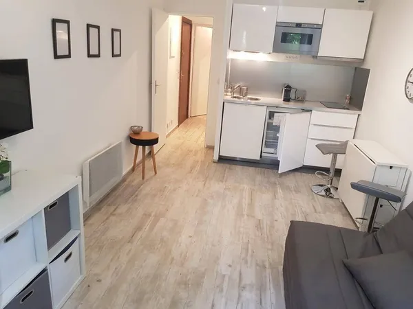 Studio 1 pièce 25 m² 