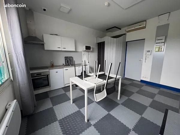 Studio 1 pièce 20 m² 