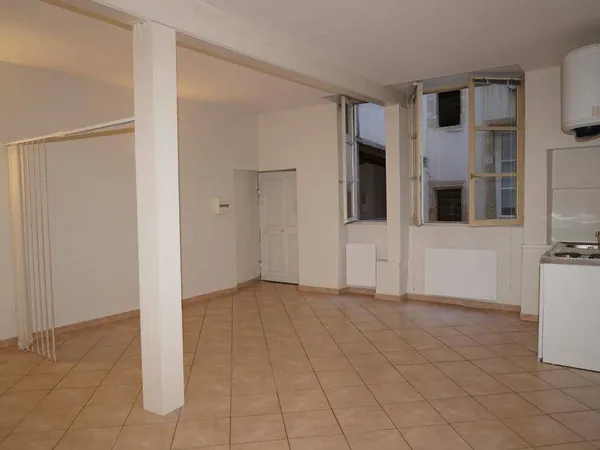 Studio 1 pièce 42 m² 