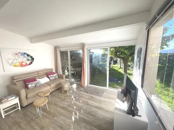 Opportunité Rare : T2 en Rez-de-Jardin à Lumio avec Agrandissement Possible ! 