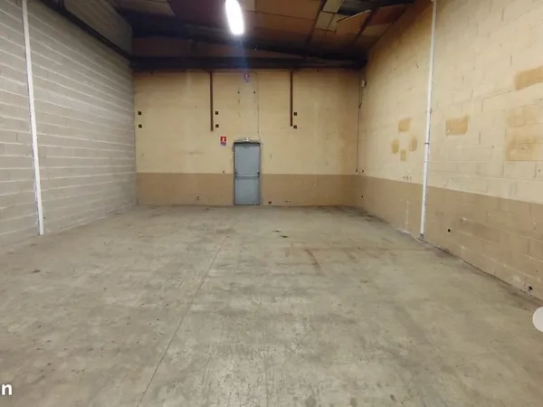 Local 167 m² Aÿ-Champagne 