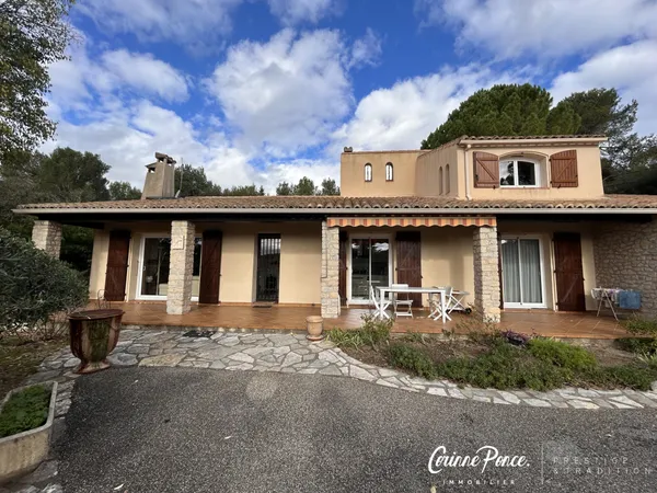 Maison familiale avec piscine Nîmes Ouest 