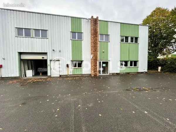 Local commercial 618 m² 