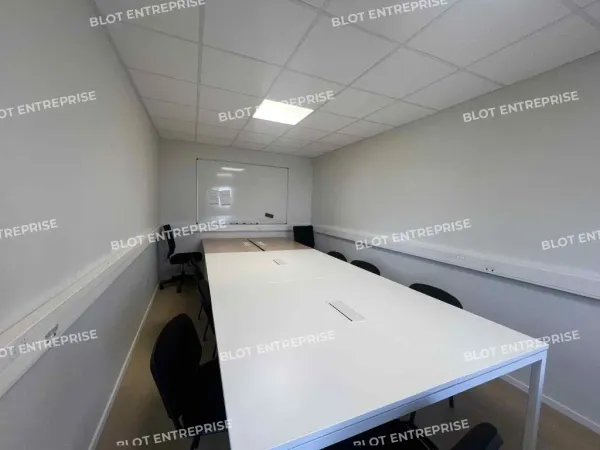 A LOUER - CELLULE D'ACTIVITES - PACE - 212 m² 