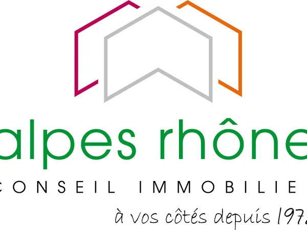 ST EGREVE : 16 rue des Echelles Garage dans résidence du Lux 