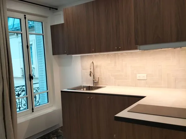 Appartement non meublé à louer Paris 15, quartier commerce 