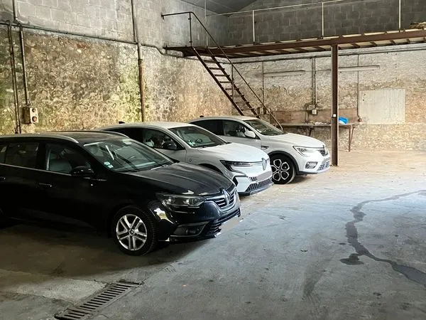 Places de parking sécurisées à louer - Proche Gare de Bressuire - Dès 45/mois 