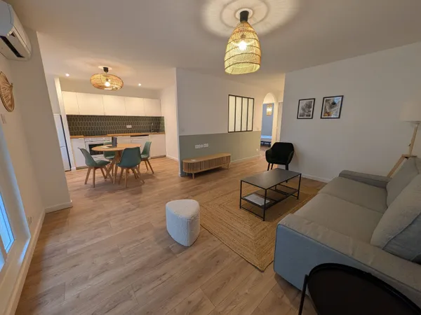 Location Meublée refait à neuf 65m² + 2 balcons + cave - Marseille Le Camas - 5ème 