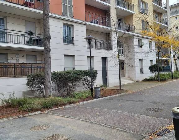 Studio 1 pièce 25 m² 