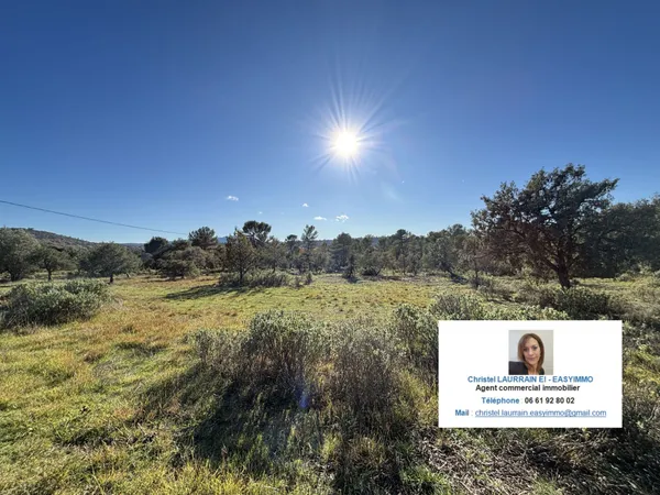 Terrain constructible en lotissement à Fox-Amphoux 913.59m2 