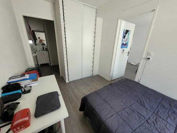 F3 AVEC ASCENSEUR ET PLACE DE PARKING 