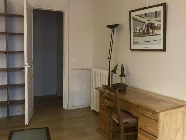 Studio 1 pièce 33 m² 